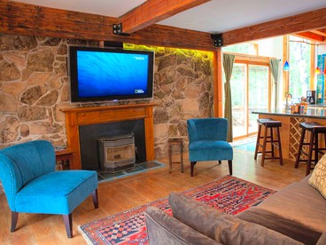 Luxurious Mountain Retreat with a Hot Tub near Denver, Colorado - Black Hawk, Colorado - glamping.directory