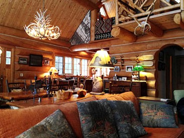 Beautiful Log Cabin with Jacuzzi Bathtub in the heart of Adirondack State Park - Saranac Lake, New York - glamping.directory