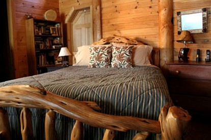 Beautiful Log Cabin with Jacuzzi Bathtub in the heart of Adirondack State Park - Saranac Lake, New York - glamping.directory