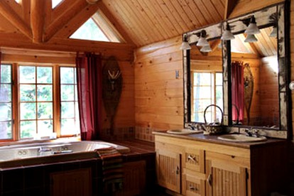 Beautiful Log Cabin with Jacuzzi Bathtub in the heart of Adirondack State Park - Saranac Lake, New York - glamping.directory