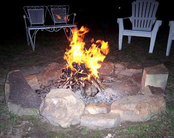 Family-Friendly Lakeside Cabin Rental with Great Fishing in East Texas - Gary City, Texas - glamping.directory