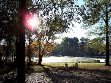 Family-Friendly Lakeside Cabin Rental with Great Fishing in East Texas - Gary City, Texas - glamping.directory