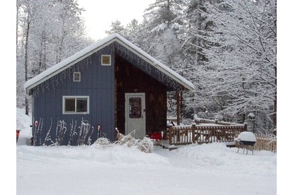 Your Perfect Getaway: Mountain Cabin Retreat with Hot Tub and Fireplace in Lisbon, NH - Lisbon, New Hampshire - glamping.directory