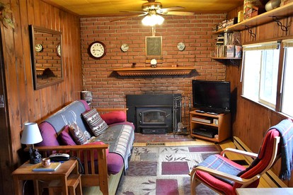 Your Perfect Getaway: Mountain Cabin Retreat with Hot Tub and Fireplace in Lisbon, NH - Lisbon, New Hampshire - glamping.directory
