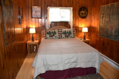 Your Perfect Getaway: Mountain Cabin Retreat with Hot Tub and Fireplace in Lisbon, NH - Lisbon, New Hampshire - glamping.directory