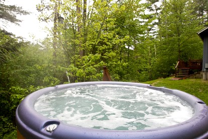Your Perfect Getaway: Mountain Cabin Retreat with Hot Tub and Fireplace in Lisbon, NH - Lisbon, New Hampshire - glamping.directory