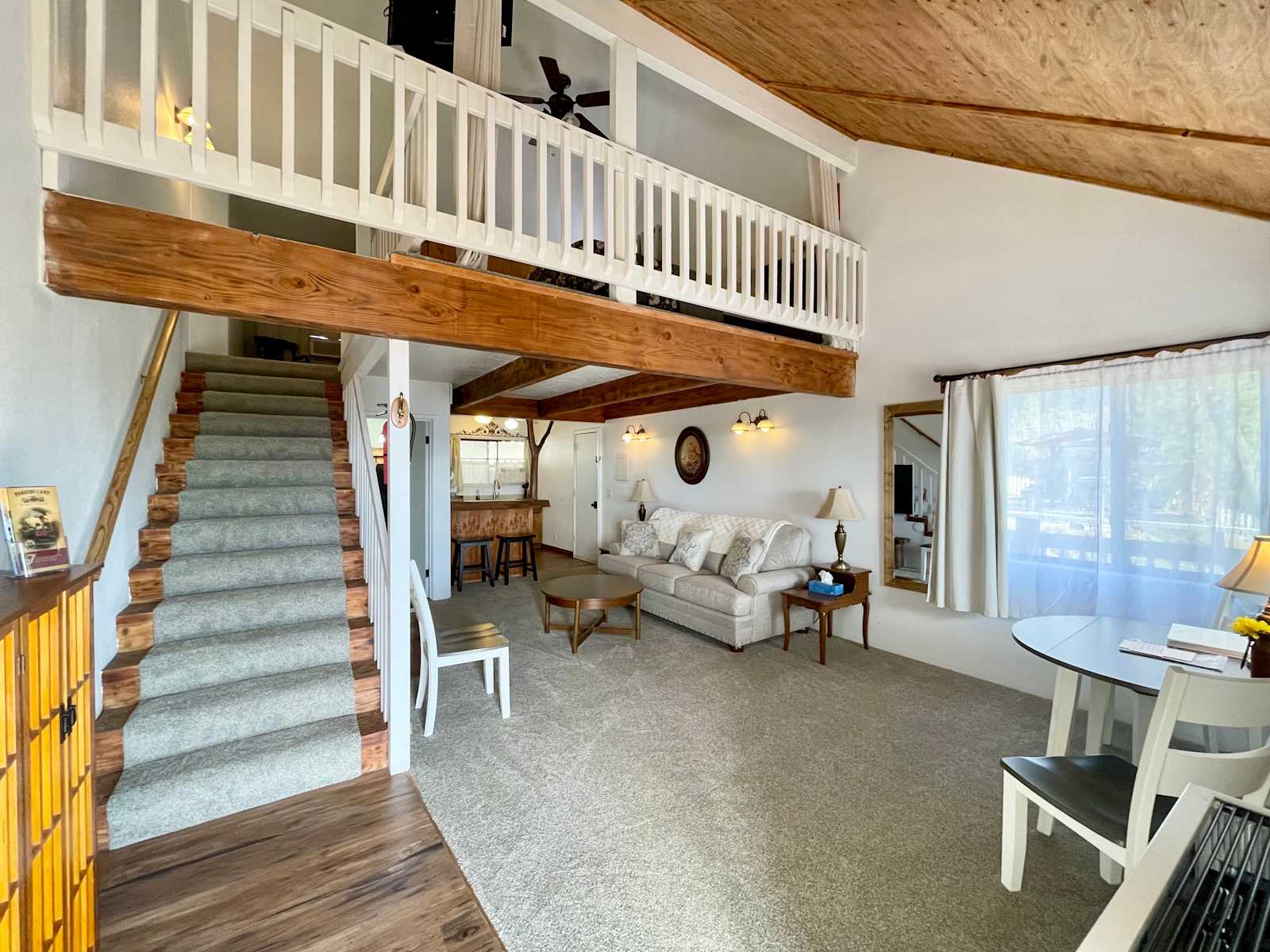 Yosemite Cabins & Vacation Suites - Ahwahnee, California - glamping.directory
