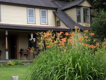 Unique Vacation Rental in an Old Farmhouse in Windsor County, Vermont - South Royalton, Vermont - glamping.directory
