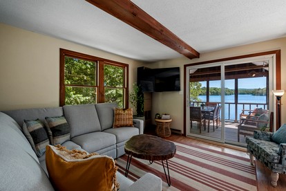 Idyllic Lakeside Getaway in Barnstead, New Hampshire - Barnstead, New Hampshire - glamping.directory