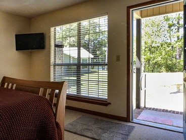 Ochlockonee River Cottage with Scenic Island Vista in Wakulla County, FL - Sopchoppy, Florida - glamping.directory