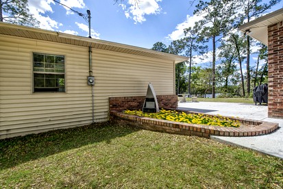 Ochlockonee River Cottage with Scenic Island Vista in Wakulla County, FL - glamping.directory