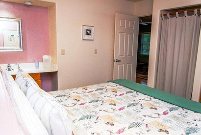 Pet-Friendly Cottage on Buchanan Lake near Marble Falls, Texas - Burnet, Texas - glamping.directory