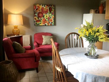 Lovely Cottage Rental with a Pool and Stunning Garden near Grand Rapids in Michigan - Grand Rapids, Michigan - glamping.directory
