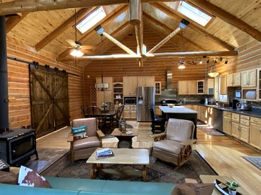 Beautiful Cabin Comfortable for Groups in Riverside, Wyoming - Riverside, Wyoming - glamping.directory