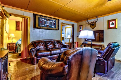 Cozy Creekside Cabin Rental near Cherokee, North Carolina - Cherokee, North Carolina - glamping.directory