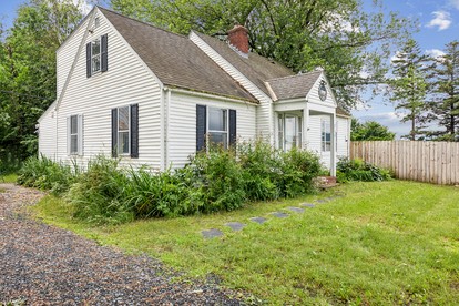 Charming Retreat with Foosball Table and Garden in Vermont - glamping.directory