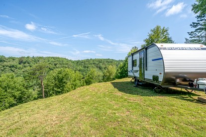 Charming Riverside Camper with Pool, Pickleball & Trails near Blue Ridge, Georgia - Blue Ridge, Georgia - glamping.directory