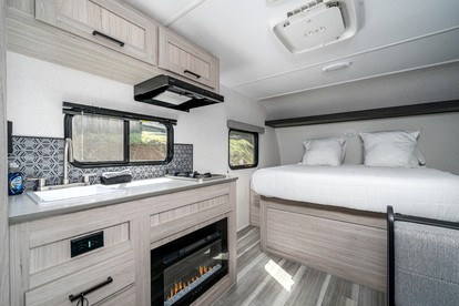Charming Riverside Camper with Pool, Pickleball & Trails near Blue Ridge, Georgia - Blue Ridge, Georgia - glamping.directory