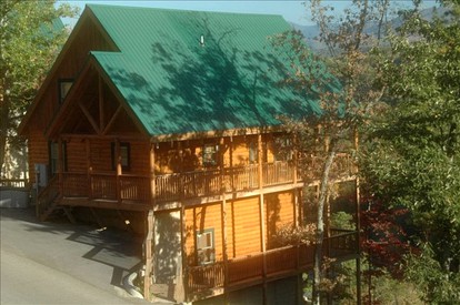 Pet-Friendly Cabin with Priceless Views in Pigeon Forge, Tennessee - glamping.directory
