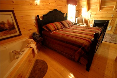 Pet-Friendly Cabin with Priceless Views in Pigeon Forge, Tennessee - Pigeon Forge, Tennessee - glamping.directory