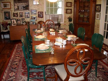 Cozy Bed and Breakfast Room Rental in The Finger Lakes Area, New York - Jerusalem, New York - glamping.directory