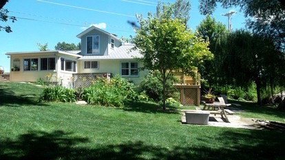 Cozy River Staycation with Wi-Fi near Milwaukee, Wisconsin - glamping.directory