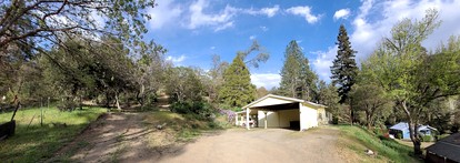 Spacious and Pet-Friendly Sunny Yellow Cabin for a Wonderful Escape by the Trinity River in California - Big Flat, California - glamping.directory