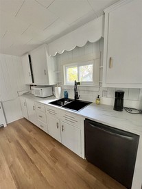 Impressive Cottage Surrounded by Trees in Bridgton, Maine - Bridgton, Maine - glamping.directory