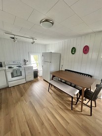 Impressive Cottage Surrounded by Trees in Bridgton, Maine - Bridgton, Maine - glamping.directory