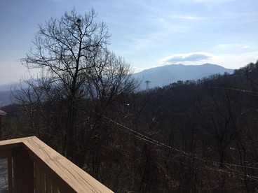 Secluded Log Cabin with Incredible Smoky Mountain Views near Gatlinburg, Tennessee - Gatlinburg, Tennessee - glamping.directory
