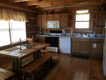 Secluded Log Cabin with Incredible Smoky Mountain Views near Gatlinburg, Tennessee - Gatlinburg, Tennessee - glamping.directory