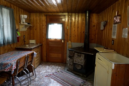 Remote and Cozy Mountain Cabin Nestled in the Poudre Canyon, Perfect for a Pet Friendly Glamping Retreat - Bellvue, Colorado - glamping.directory