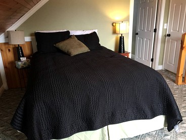 Spacious Log Cabin Rental near South Pond Lake, Maine - Greenwood, Maine - glamping.directory