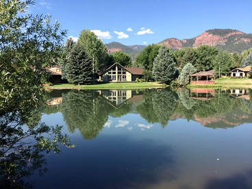 Lakeside Cottage Rental near Uncompahgre National Forest, Colorado - glamping.directory