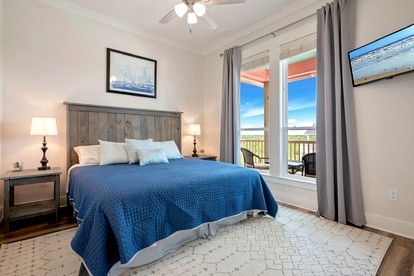 Glorious Beach House with Fantastic Sights in Crystal Beach, Texas - Crystal Beach, Texas - glamping.directory