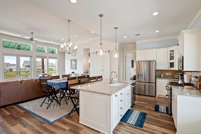 Glorious Beach House with Fantastic Sights in Crystal Beach, Texas - Crystal Beach, Texas - glamping.directory