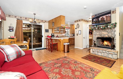 Charming Cabin for Winter and Water Sports Fans Near Big Bear Lake, California - Arrowbear Lake, California - glamping.directory