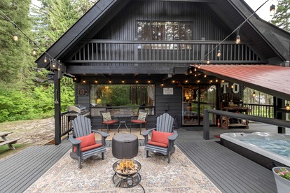 Spectacular Cabin with Amazing Living Outdoor and Indoor Areas in Washington - Leavenworth, Washington - glamping.directory