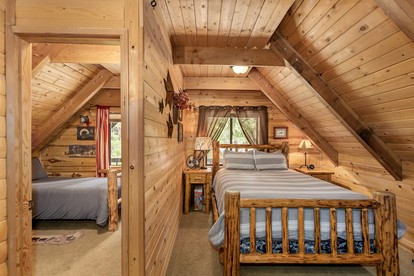 Spectacular Cabin with Amazing Living Outdoor and Indoor Areas in Washington - Leavenworth, Washington - glamping.directory