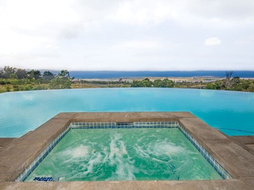Magnificent Oceanfront Villa with Infinity Pool and Hot Tub in Kailua-Kona, Hawaii - Kailua-Kona, Hawaii - glamping.directory