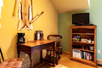 Serengeti-Inspired Vacation Rental for an Escape in Bonner County, Idaho - Sandpoint, Idaho - glamping.directory