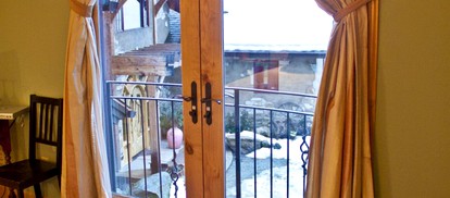 Serengeti-Inspired Vacation Rental for an Escape in Bonner County, Idaho - Sandpoint, Idaho - glamping.directory