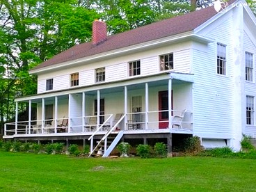 Charming Waterfront Rental for a Weekend Getaway near Mohawk State Park, Connecticut - glamping.directory