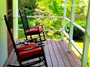 Charming Waterfront Rental for a Weekend Getaway near Mohawk State Park, Connecticut - Cornwall Bridge, Connecticut - glamping.directory