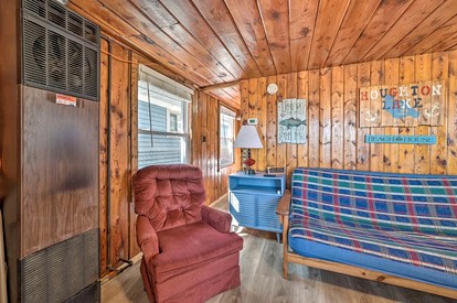 Lakefront Cottage with Fire Pit, Beach & Pet Friendly in Houghton Lake, Michigan - Houghton Lake, Michigan - glamping.directory