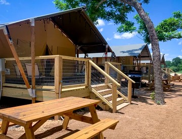 Cozy Safari Tent with Barbecue in Staples, Texas - Staples, Texas - glamping.directory