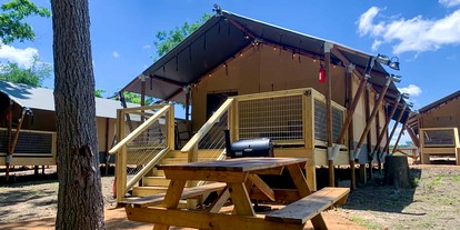 Cozy Safari Tent with Barbecue in Staples, Texas - Staples, Texas - glamping.directory