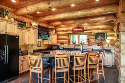 Stunning Secluded Cabin with Fire Pit and Hot-tub in Pittman Center, Tennessee - Pittman Center, Tennessee - glamping.directory