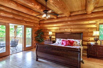 Stunning Secluded Cabin with Fire Pit and Hot-tub in Pittman Center, Tennessee - Pittman Center, Tennessee - glamping.directory