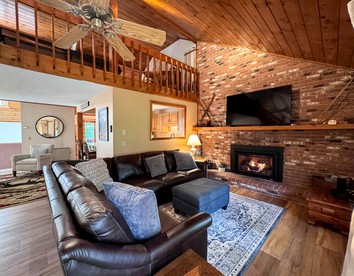Spacious Lofted Cabin with Pool Table and Views in New Hampshire - North Conway, New Hampshire - glamping.directory